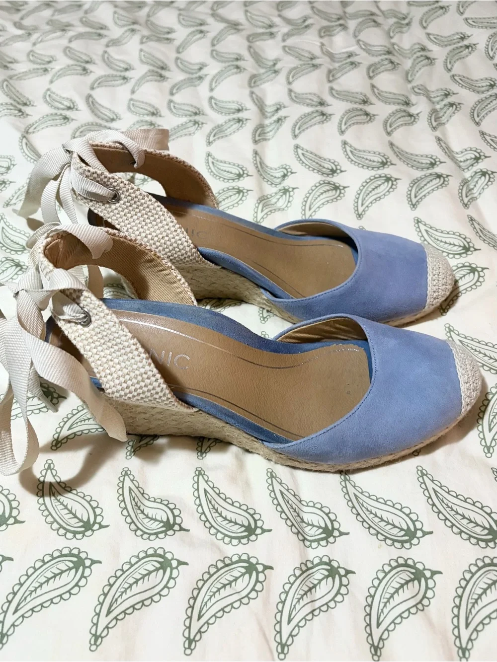 Vionic Maris Aruba Espadrille Wedge Heel Light Blue Cream Accents 7.5